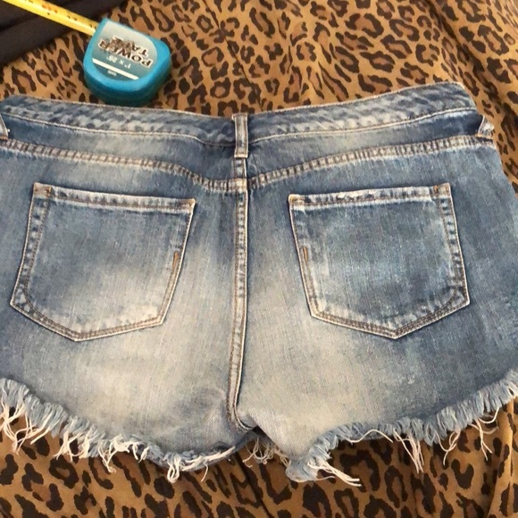 Merona  size 12 distressed blue Jean shorts, with stretch NWOT - Picture 4 of 8